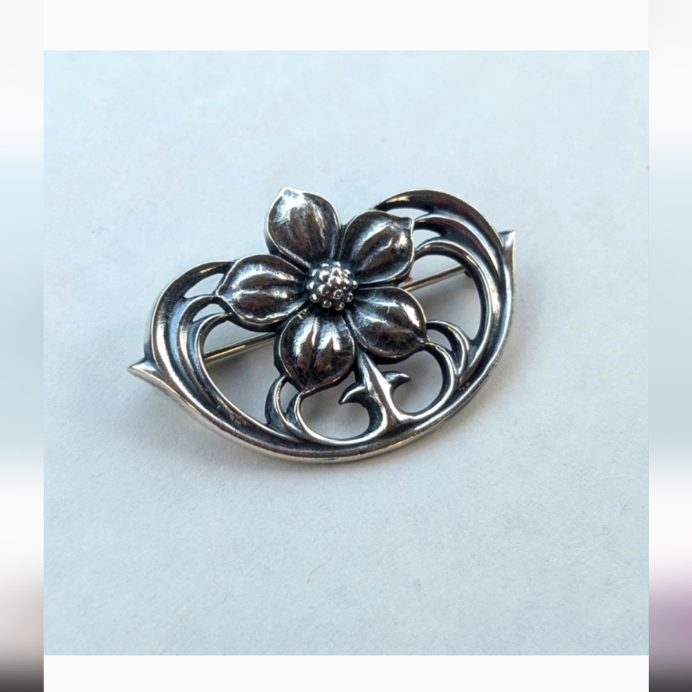 Retired James Avery 925 Sterling Silver Flower Brooch